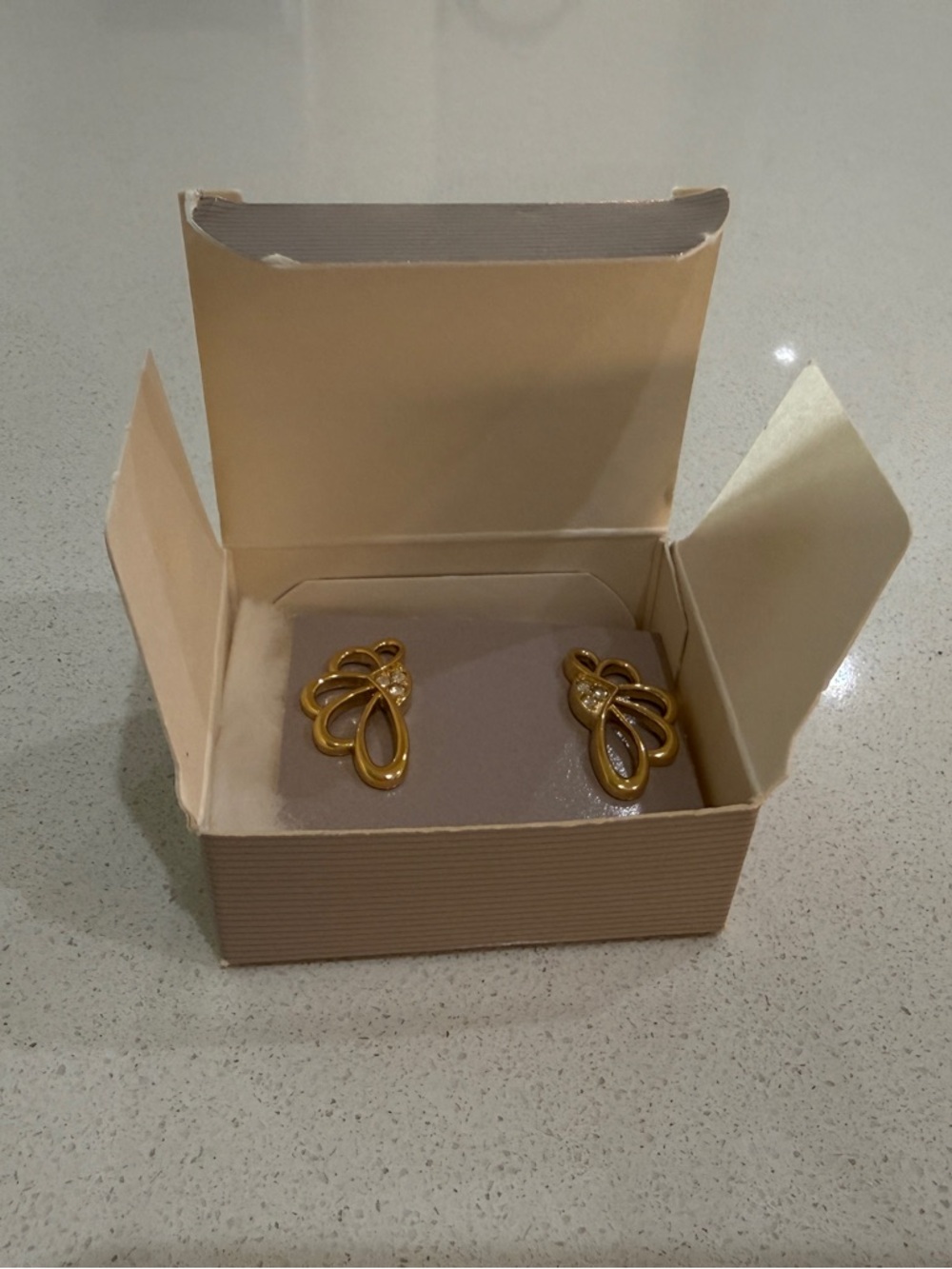 Avon Gold-Tone Winged Pendant Necklace and Earrings Set - Picture 4 of 10